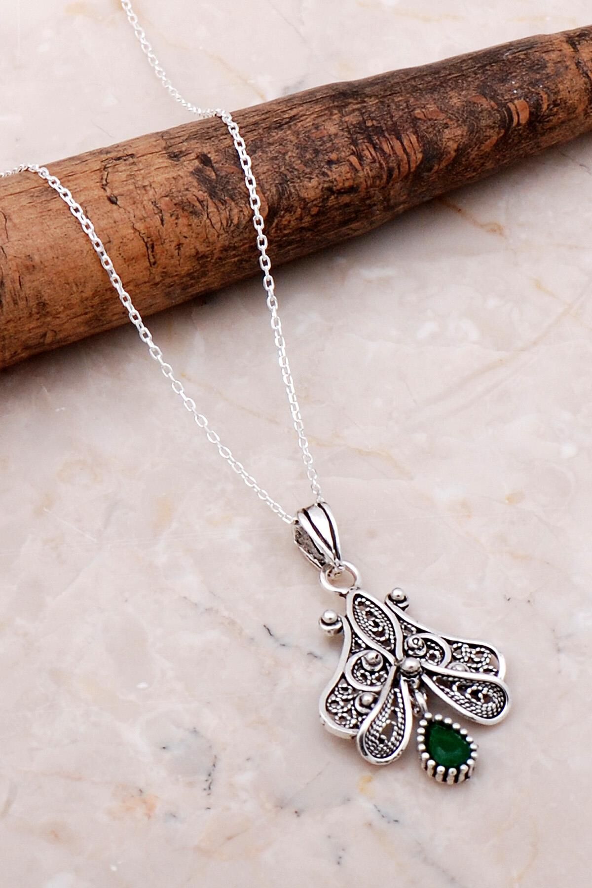 Telkari İşlemeli Elişi Gümüş Zümrüt Kolye 7130