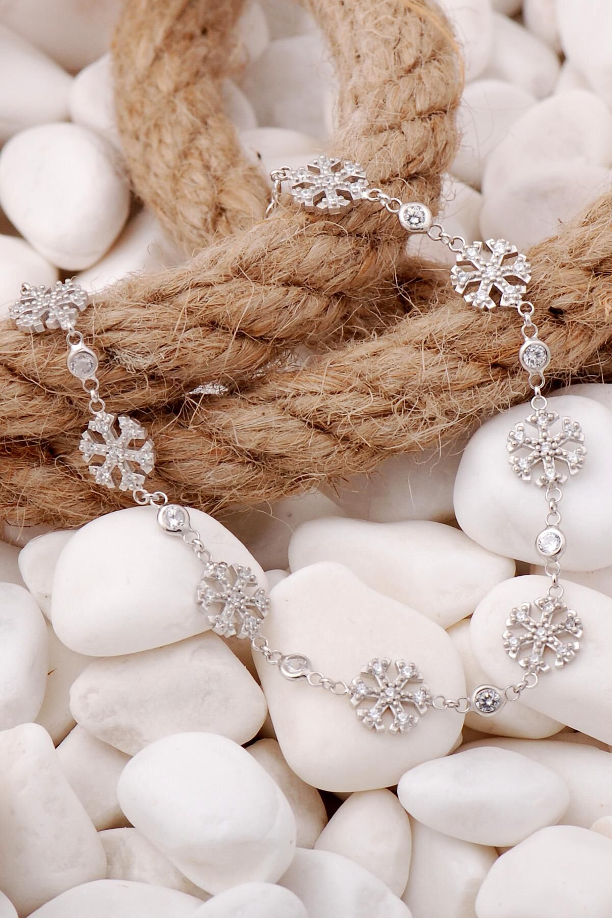 Kar Tanesi Rodyumlu Gümüş Bileklik 3911