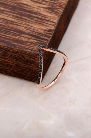 Siyah Safir Taşlı Modern Tasarımlı Rose Gümüş Yüzük 947