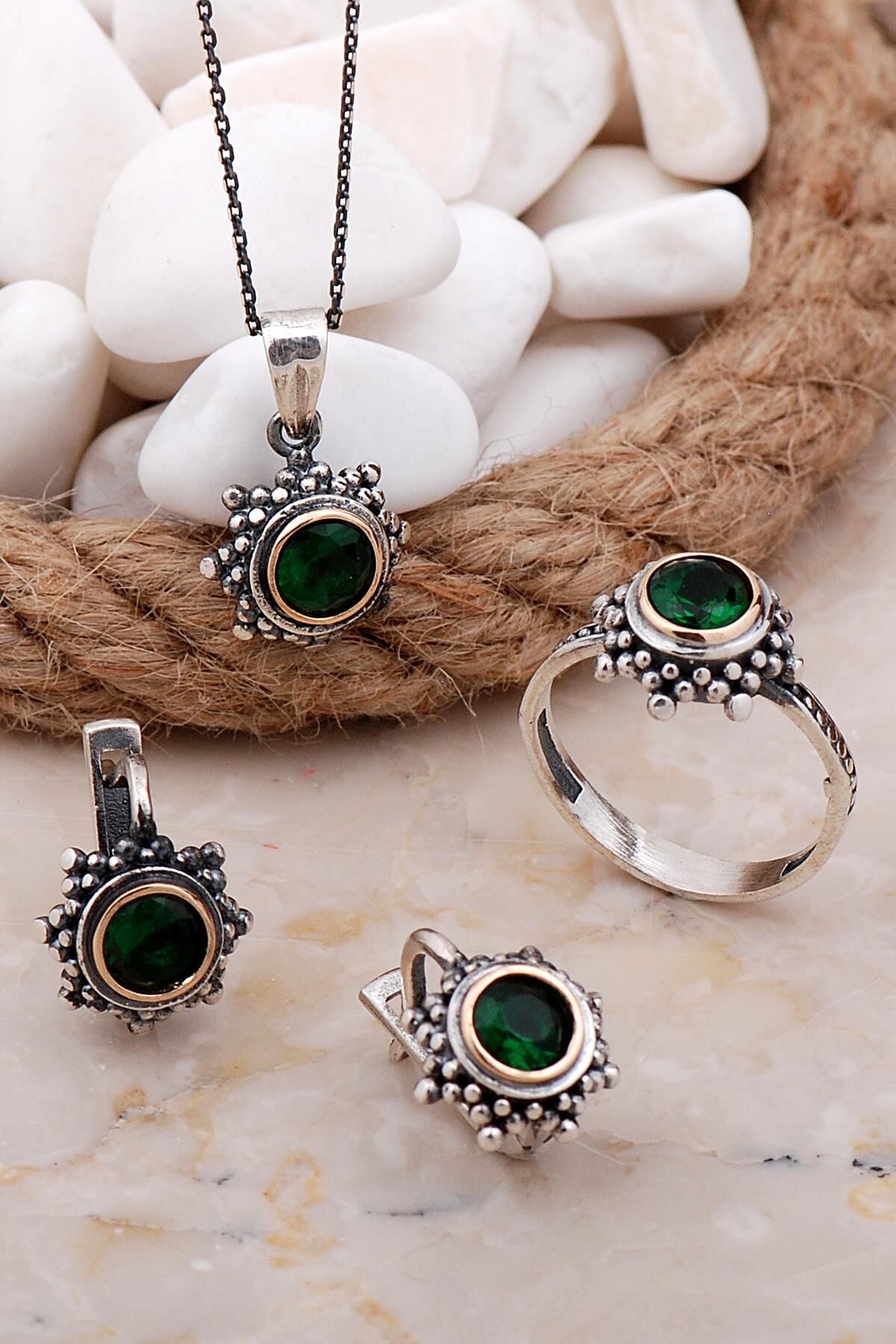 Kök Zümrüt Taşlı Gümüş Set 2563