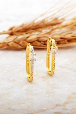 Baget Taşlı Dikdörtgen Altın Kaplama Gümüş Küpe 7189