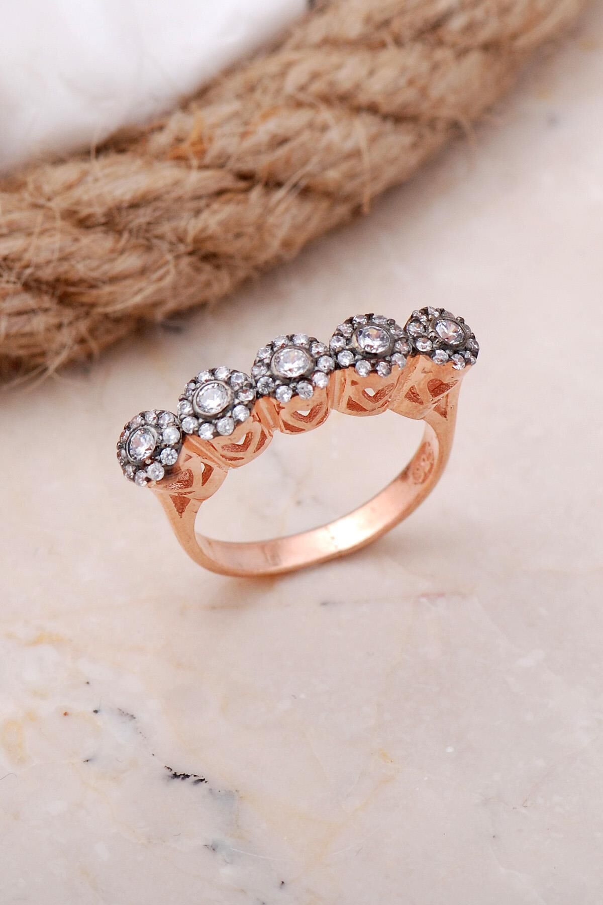 Elmas Montürlü Beş Taş Rose Gümüş Yüzük 3373