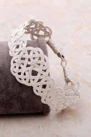 Aşk Düğümü Kazaziye İşlemeli Gümüş Bileklik 3406