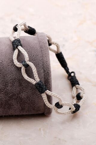 Kazaziye İşlemeli Örgü Gümüş Bileklik 3410