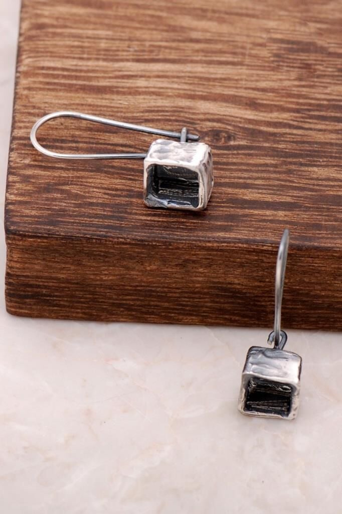 Gubo Antik Tasarım Elişi Gümüş Küpe 4051