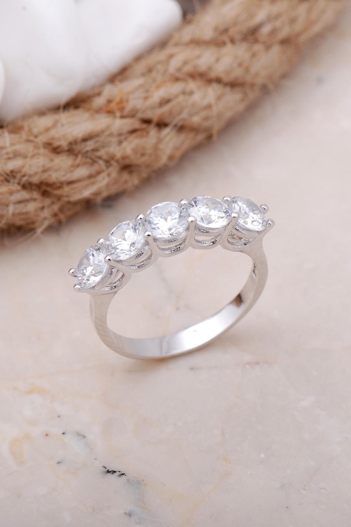 Beştaş Rodyumlu Gümüş Yüzük 3380