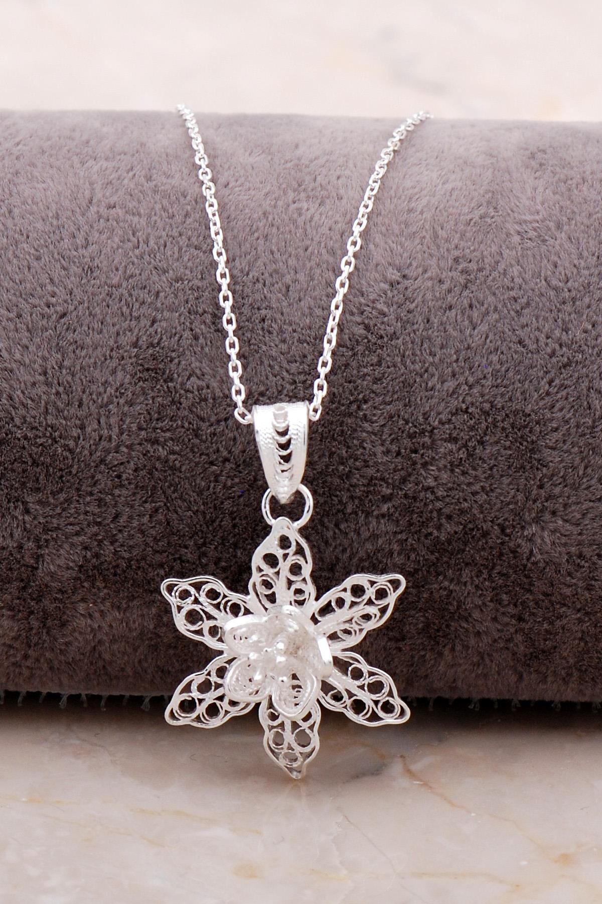 Telkari İşlemeli Gümüş Çiçekli Kolye 6876