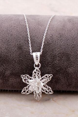 Telkari İşlemeli Gümüş Çiçekli Kolye 6876