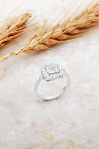 Baget Taşlı Rodyumlu Gümüş Yüzük 5931