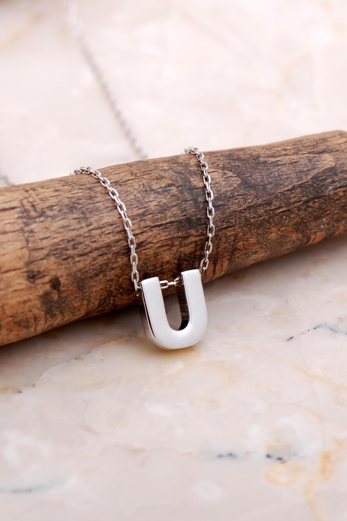 U Harfi Rodyumlu Gümüş Kolye 7907