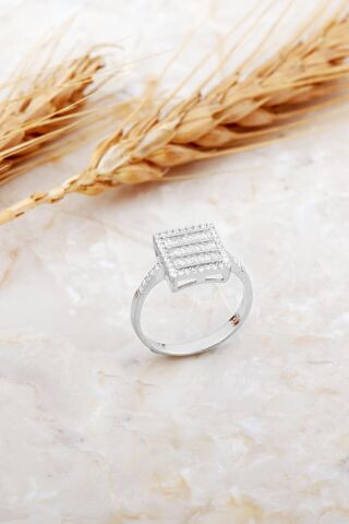 Baget Taşlı Rodyumlu Gümüş Yüzük 5932