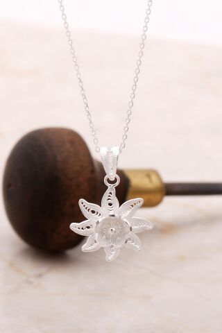 Telkari İşlemeli Gümüş Çiçekli Kolye 6883