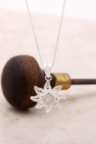 Telkari İşlemeli Gümüş Çiçekli Kolye 6883