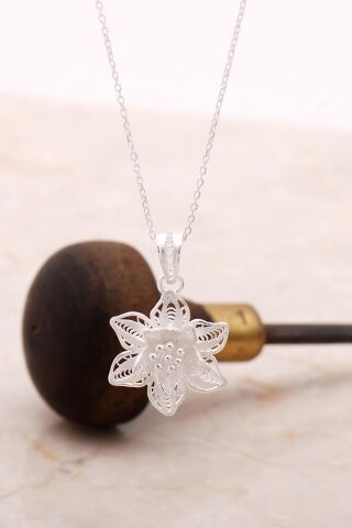 Telkari İşlemeli Gümüş Çiçekli Kolye 6886