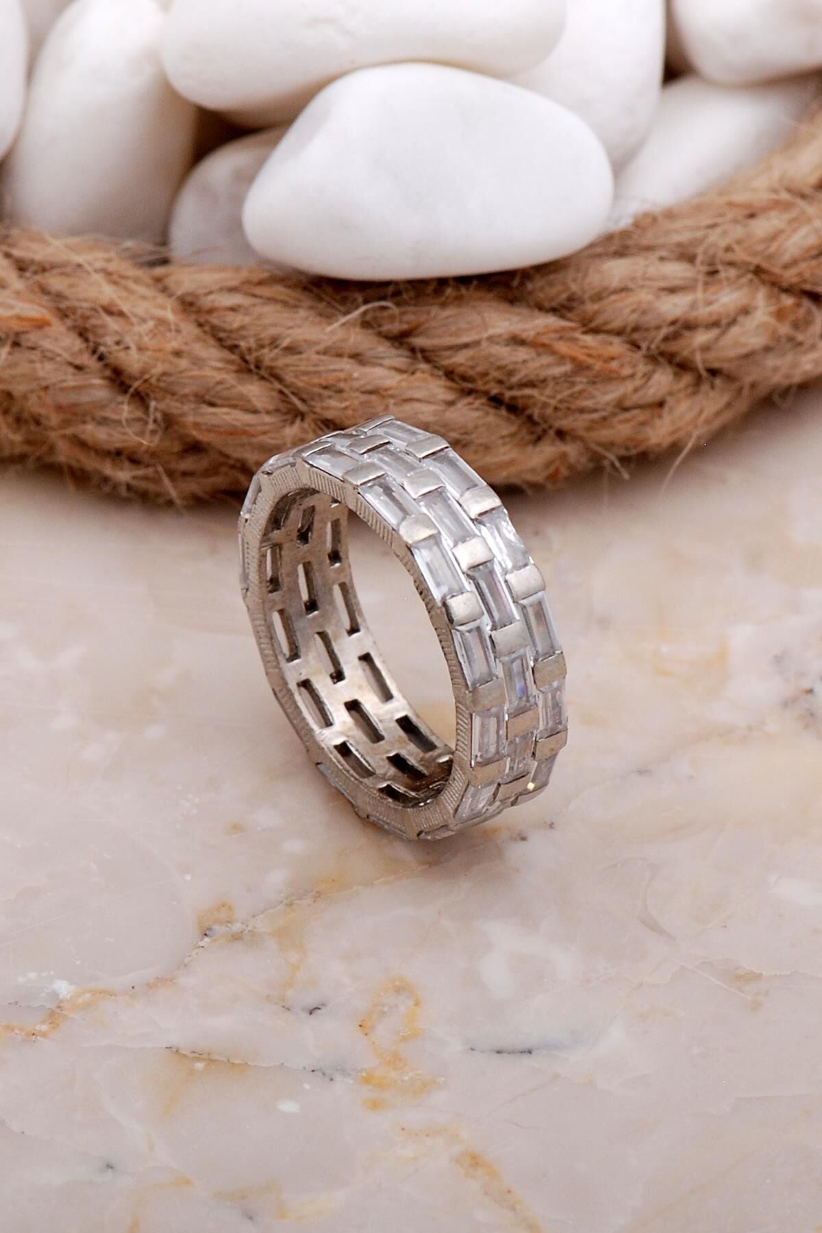 Üç Sıra Baget Tamtur Rodyumlu Gümüş Yüzük 3532