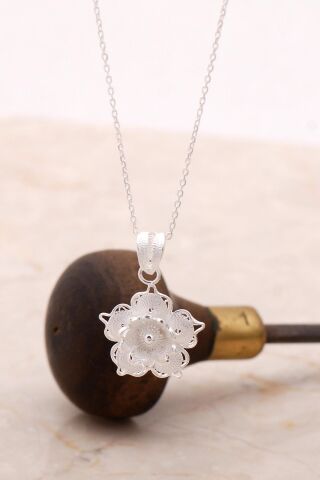 Telkari İşlemeli Gümüş Çiçekli Kolye 6890