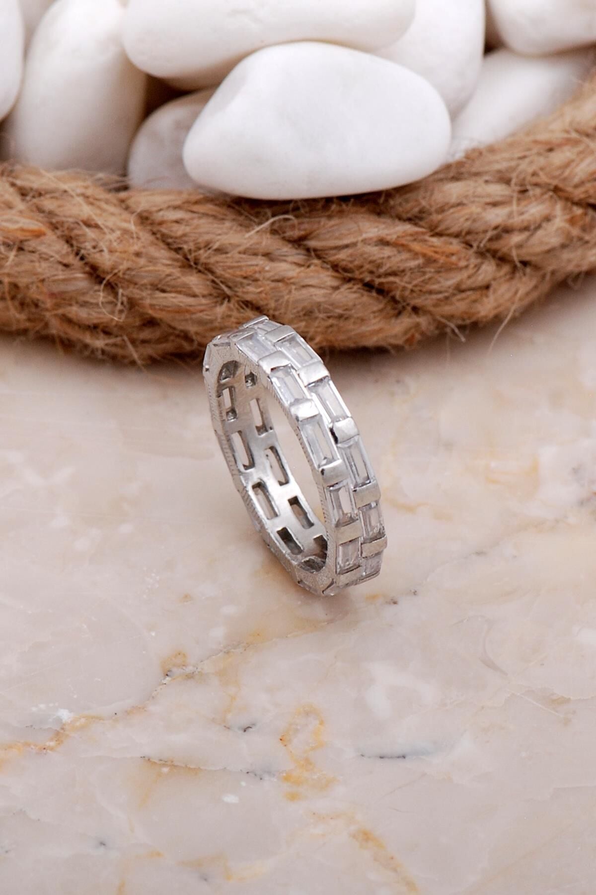 İki Sıra Baget Tamtur Rodyumlu Gümüş Yüzük 3534