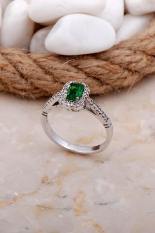 Yeşim Taşlı Baget Rodyumlu Gümüş Yüzük 3537