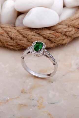 Yeşim Taşlı Baget Rodyumlu Gümüş Yüzük 3537