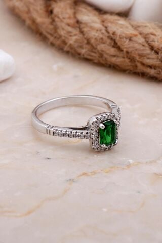 Yeşim Taşlı Baget Rodyumlu Gümüş Yüzük 3537