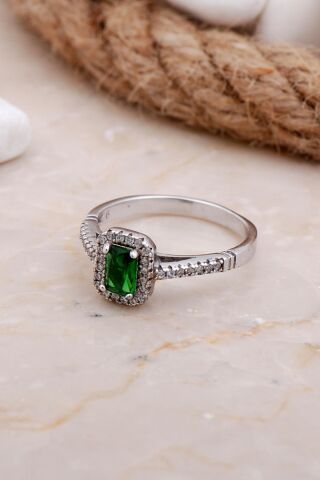 Yeşim Taşlı Baget Rodyumlu Gümüş Yüzük 3537