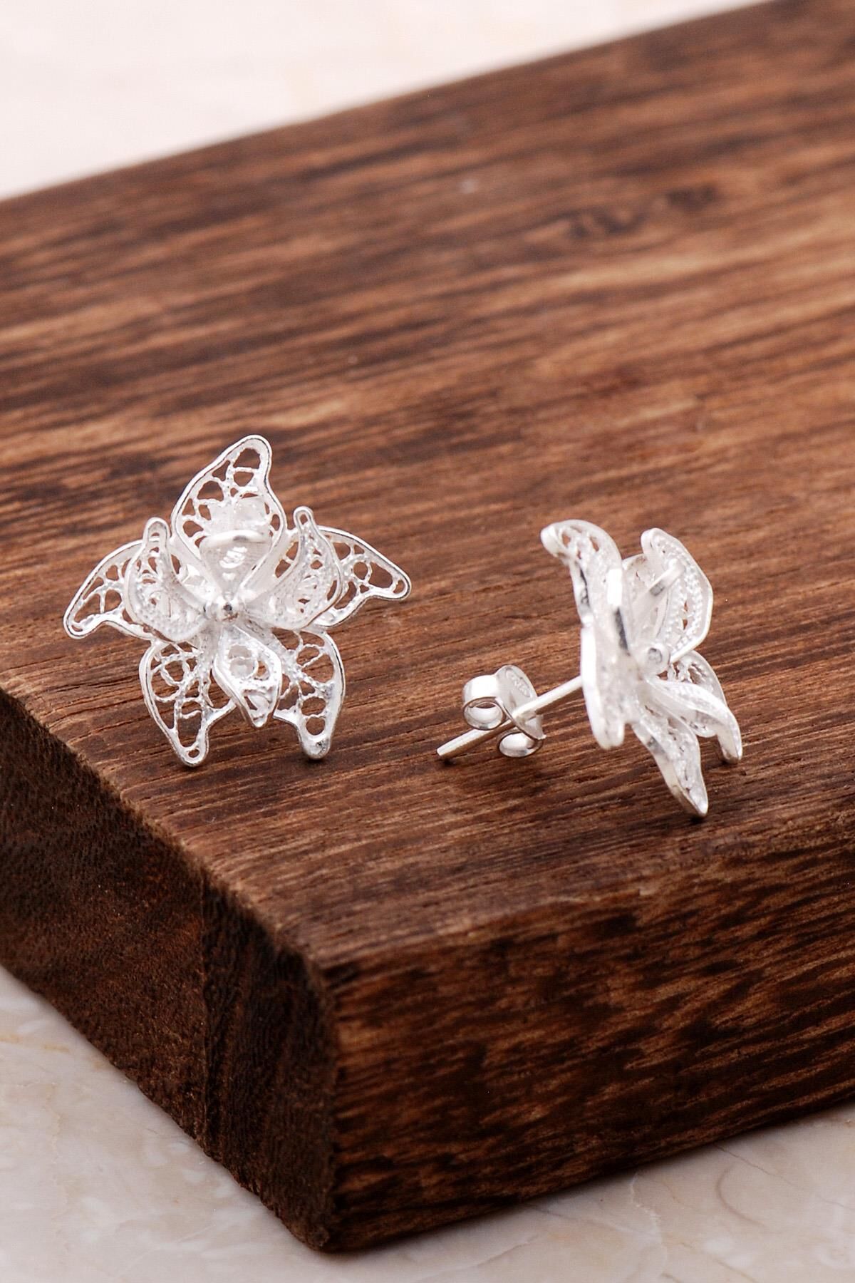 Telkari İşlemeli Çiçekli Gümüş Küpe 4992