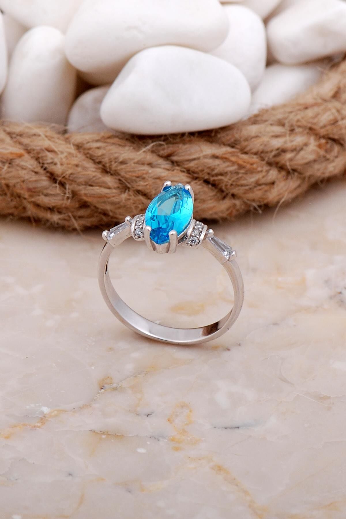 Akuamarin Taşlı Mekik Rodyumlu Gümüş Yüzük 3552