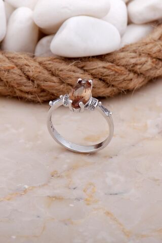 Renk Değiştiren Sultan Taşlı Mekik Rodyumlu Gümüş Yüzük 3553