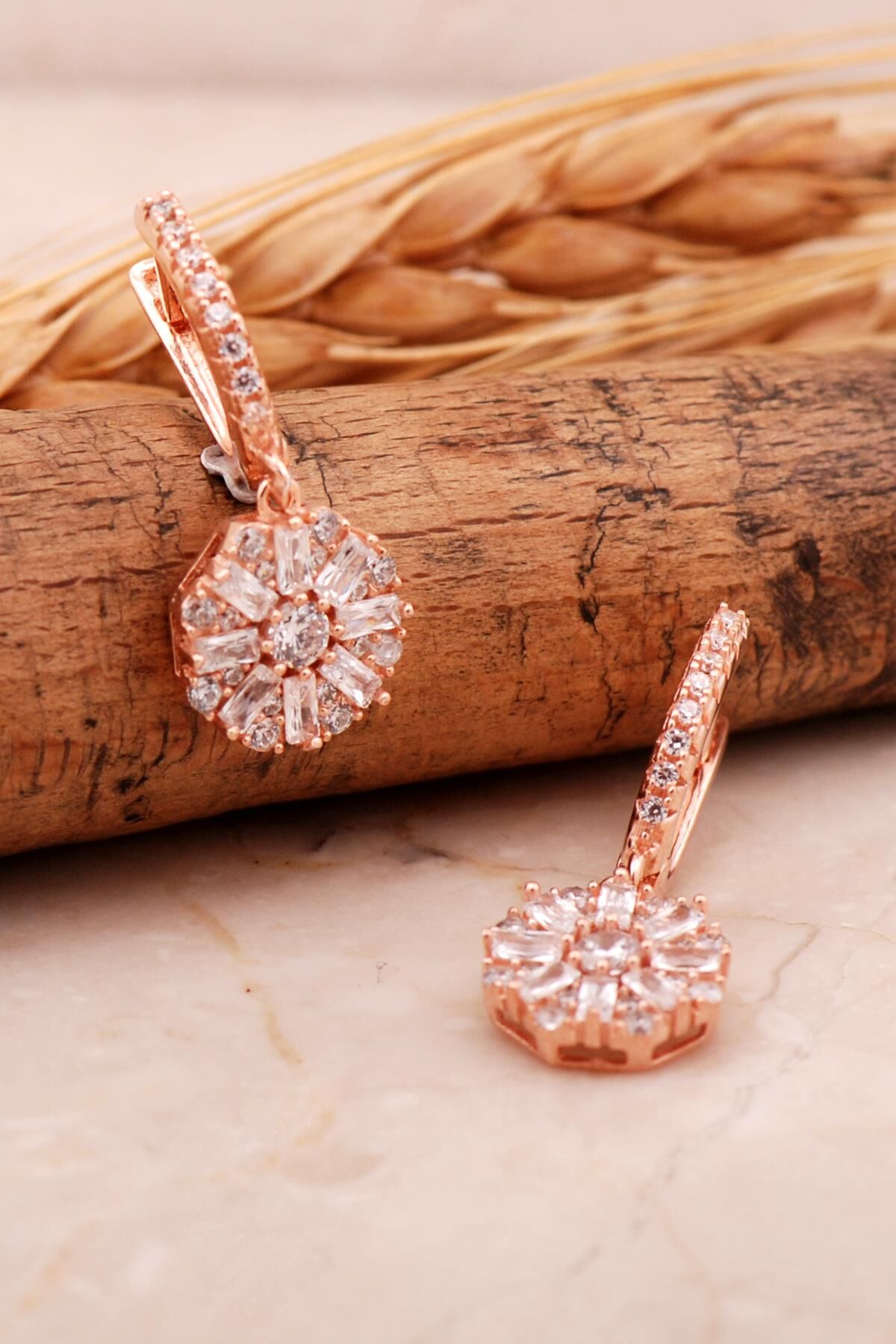 Baget Taşlı Rose Gümüş Sallantılı Küpe 6870