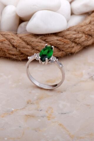 Yeşim Taşlı Mekik Rodyumlu Gümüş Yüzük 3554