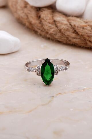 Yeşim Taşlı Mekik Rodyumlu Gümüş Yüzük 3554