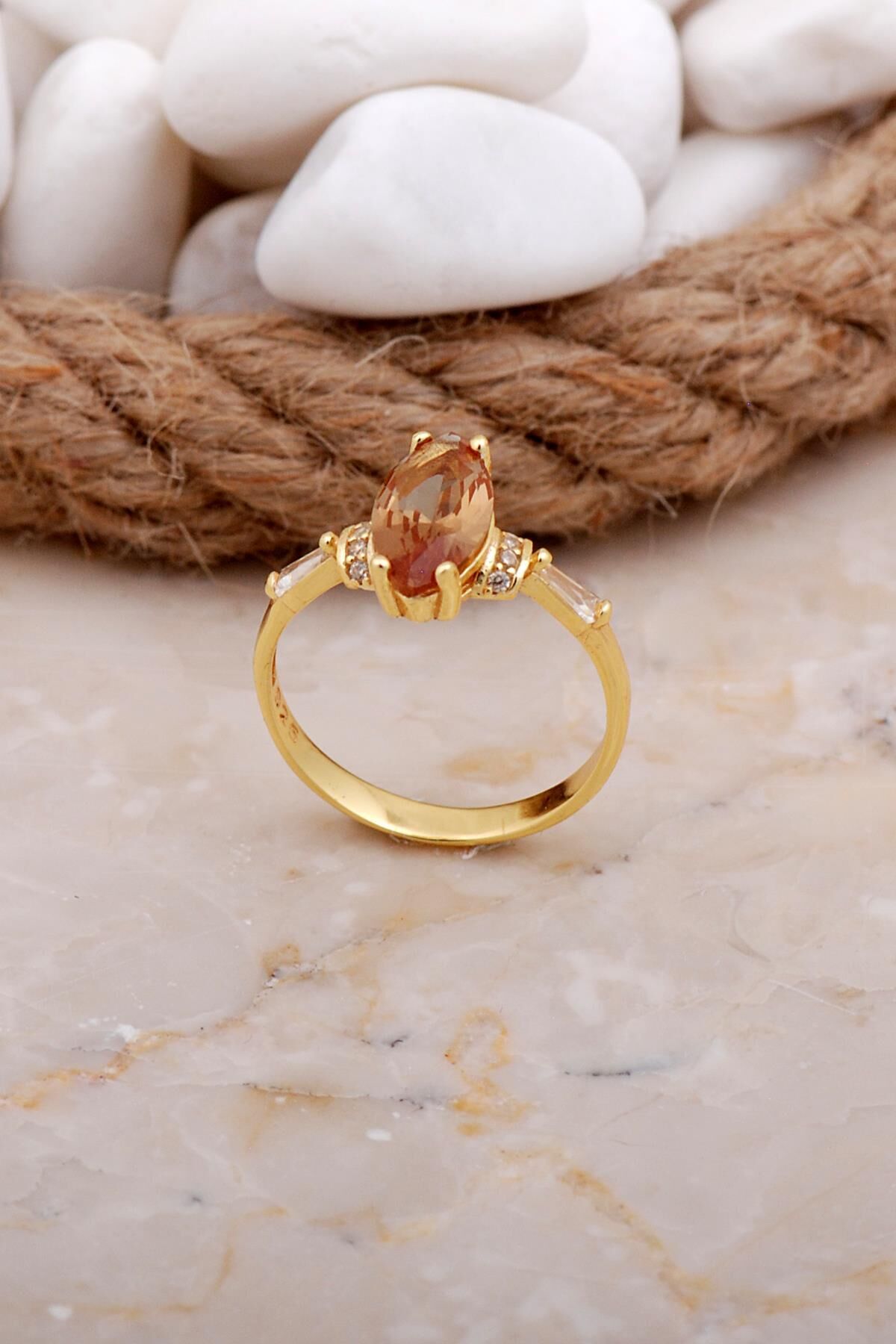 Renk Değiştiren Sultan Taşlı Mekik Altın Yaldızlı Gümüş Yüzük 3559