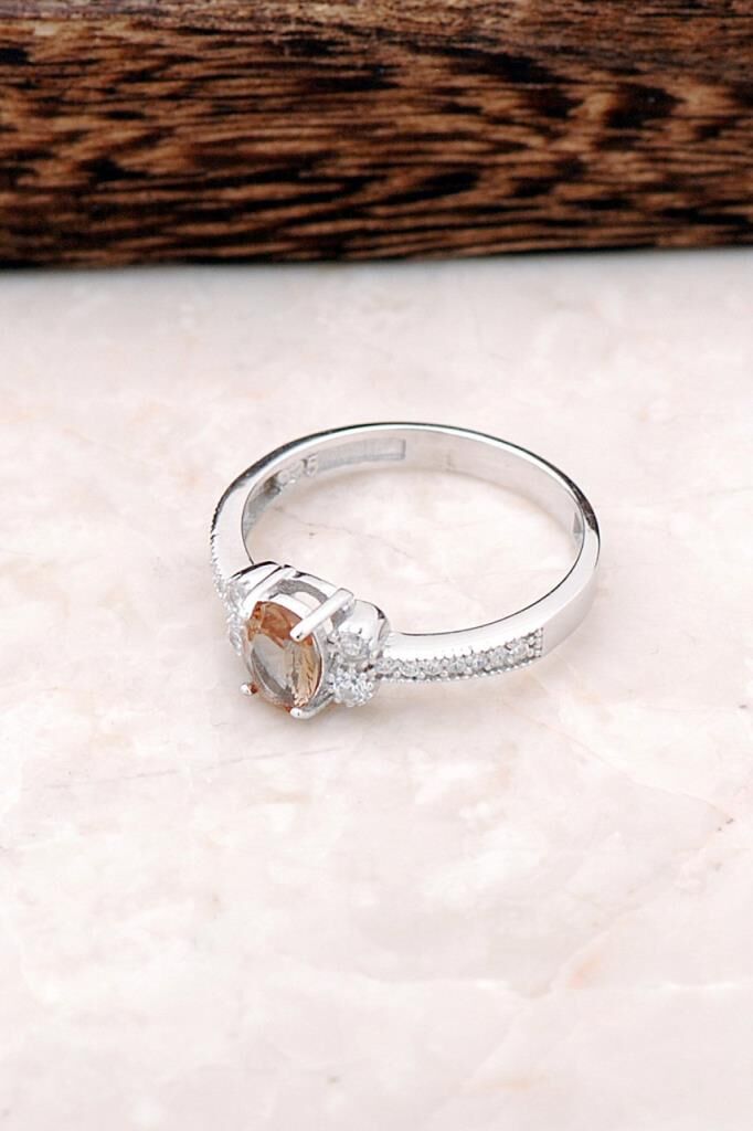 Renk Değiştiren Sultan Taşlı Tasarım Gümüş Yüzük 2050