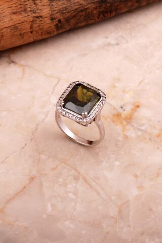 Peridot Taşlı Baget Rodyumlu Gümüş Yüzük 5771