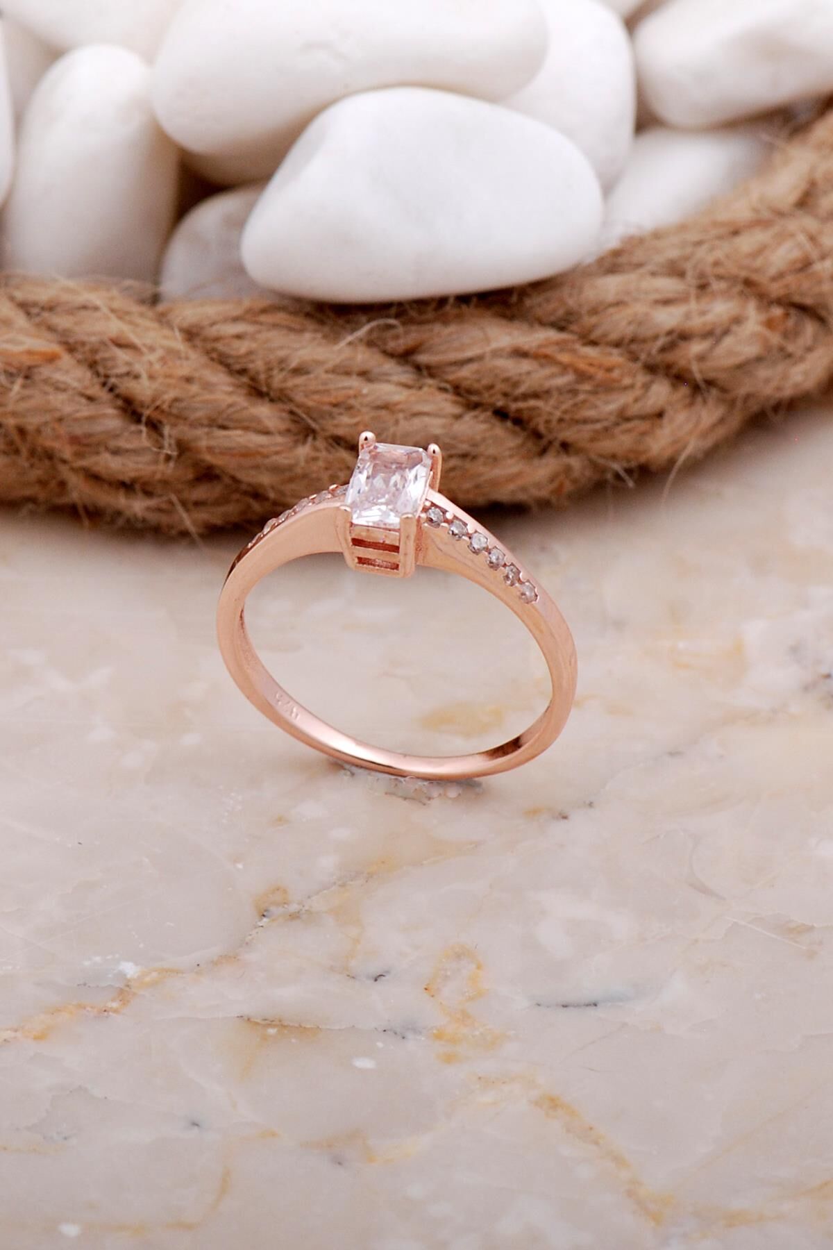 Zirkon Taşlı Baget Rose Gümüş Yüzük 3562