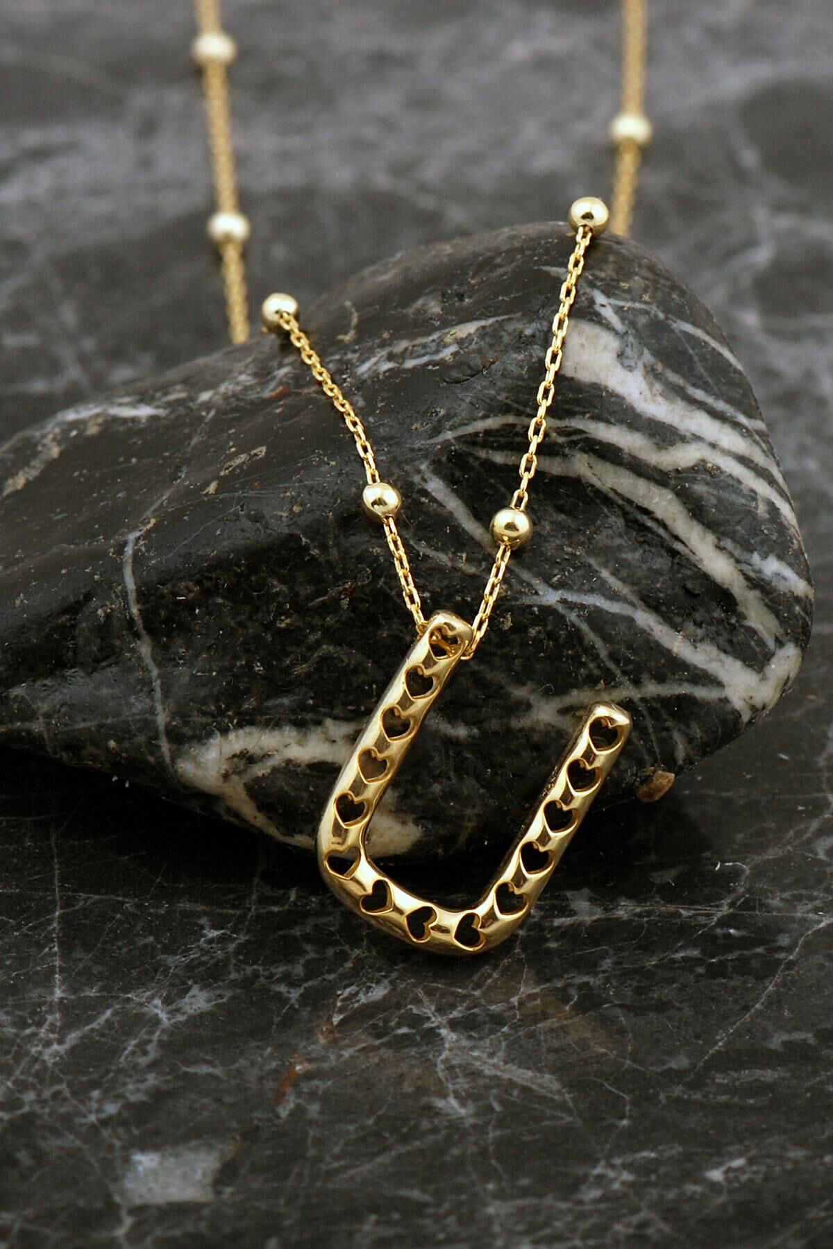 Kalpli Altın Kaplama U Harf Gümüş Balon Kolye 8058