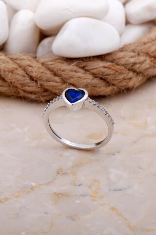 Kalp Safir Taşlı Rodyumlu Gümüş Yüzük 3564