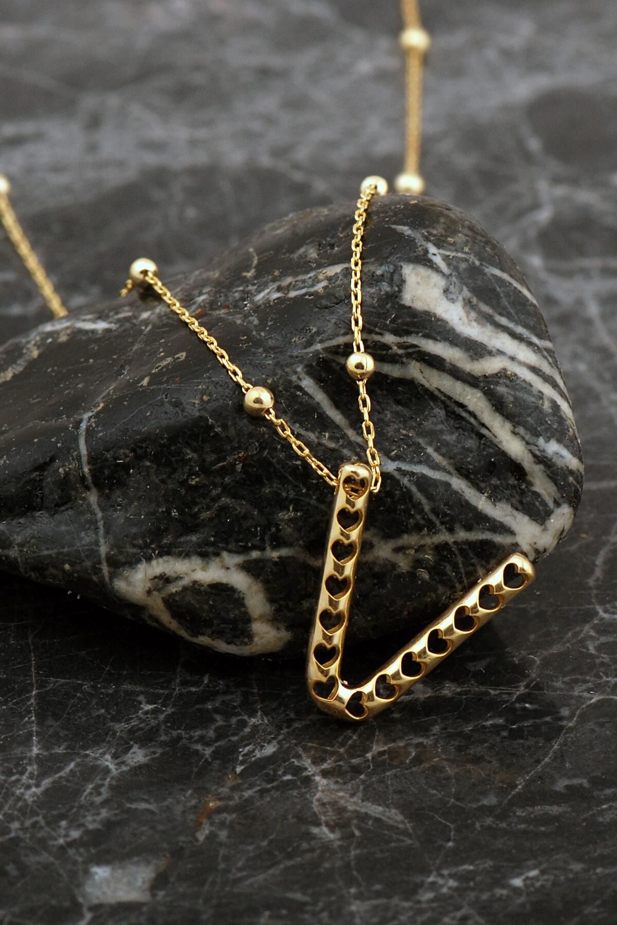 Kalpli Altın Kaplama V Harf Gümüş Balon Kolye 8060