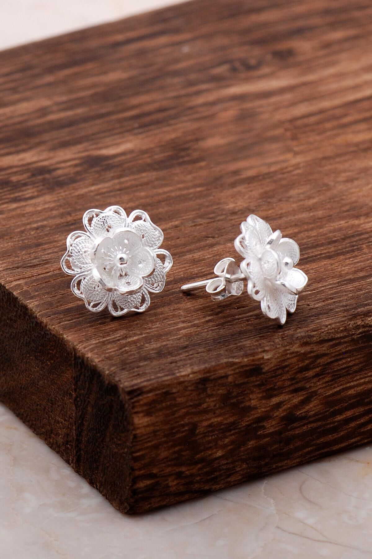 Telkari İşlemeli Gümüş Çiçekli Küpe 5010