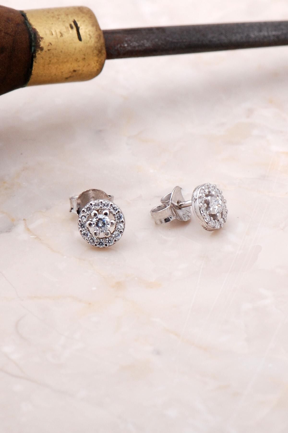 Tek Taş Montürlü Gümüş Küpe 5014