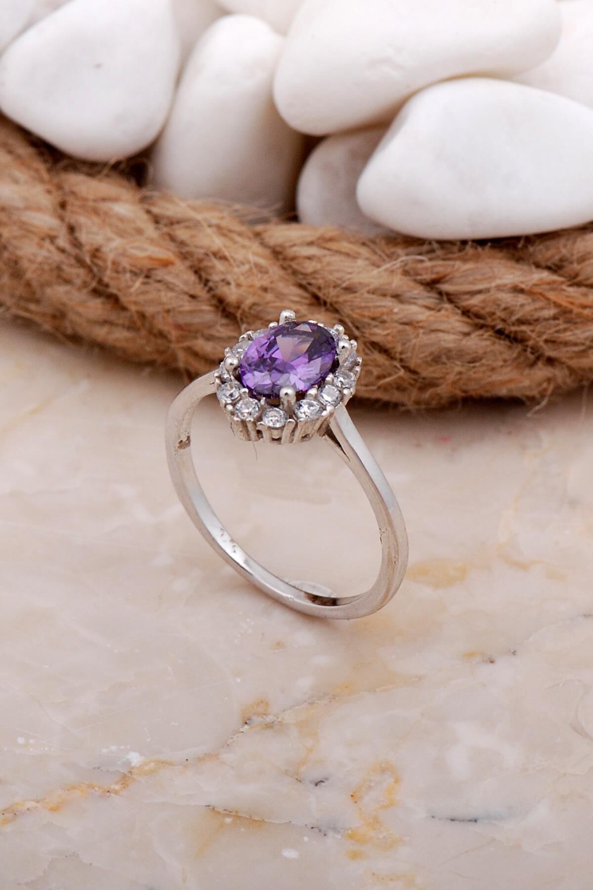 Ametist Taşlı Rodyumlu Gümüş Yüzük 3574