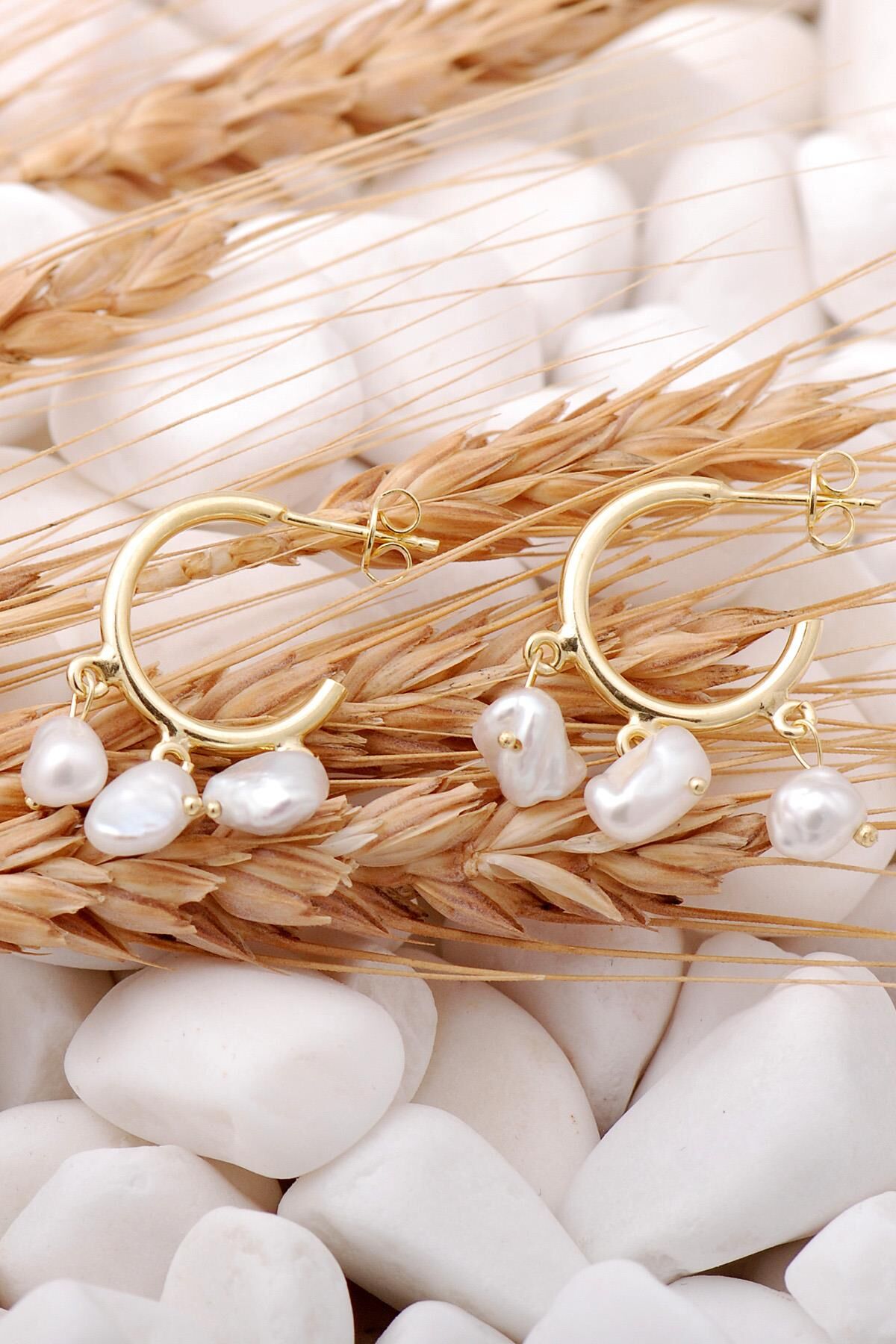 İnci Taşlı Altın Yaldızlı Gümüş Halka Küpe 5705