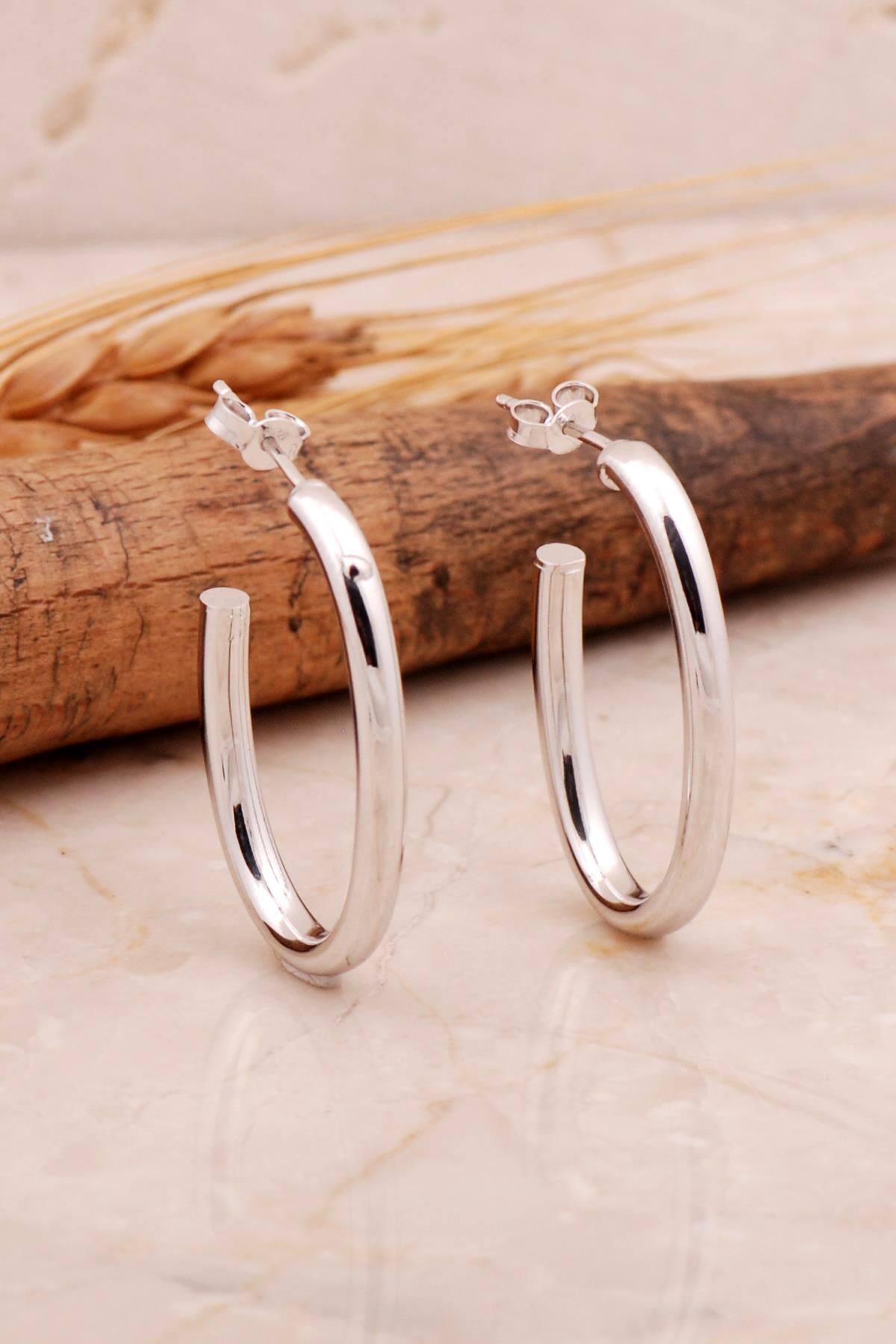 Rodyumlu Oval Gümüş Şarnel 2,0 Cm Halka Küpe 6882