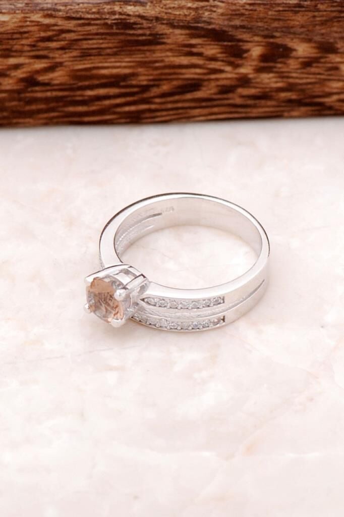 Renk Değiştiren Sultan Taşlı Tek Taş Gümüş Yüzük 2052