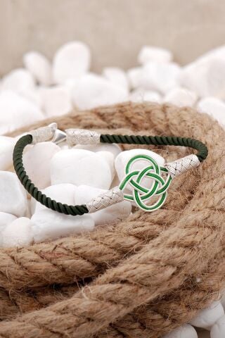 Kazaziye İşlemeli Şems Düğümü Yeşil İpli Gümüş Bileklik 3829