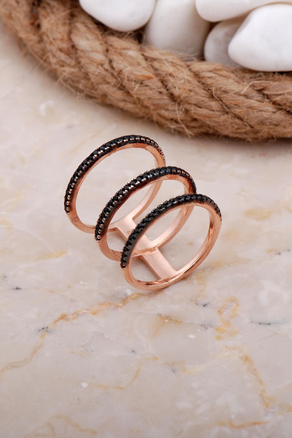 Tasarım Siyah Taşlı Rose Uzun Gümüş Yüzük 3597