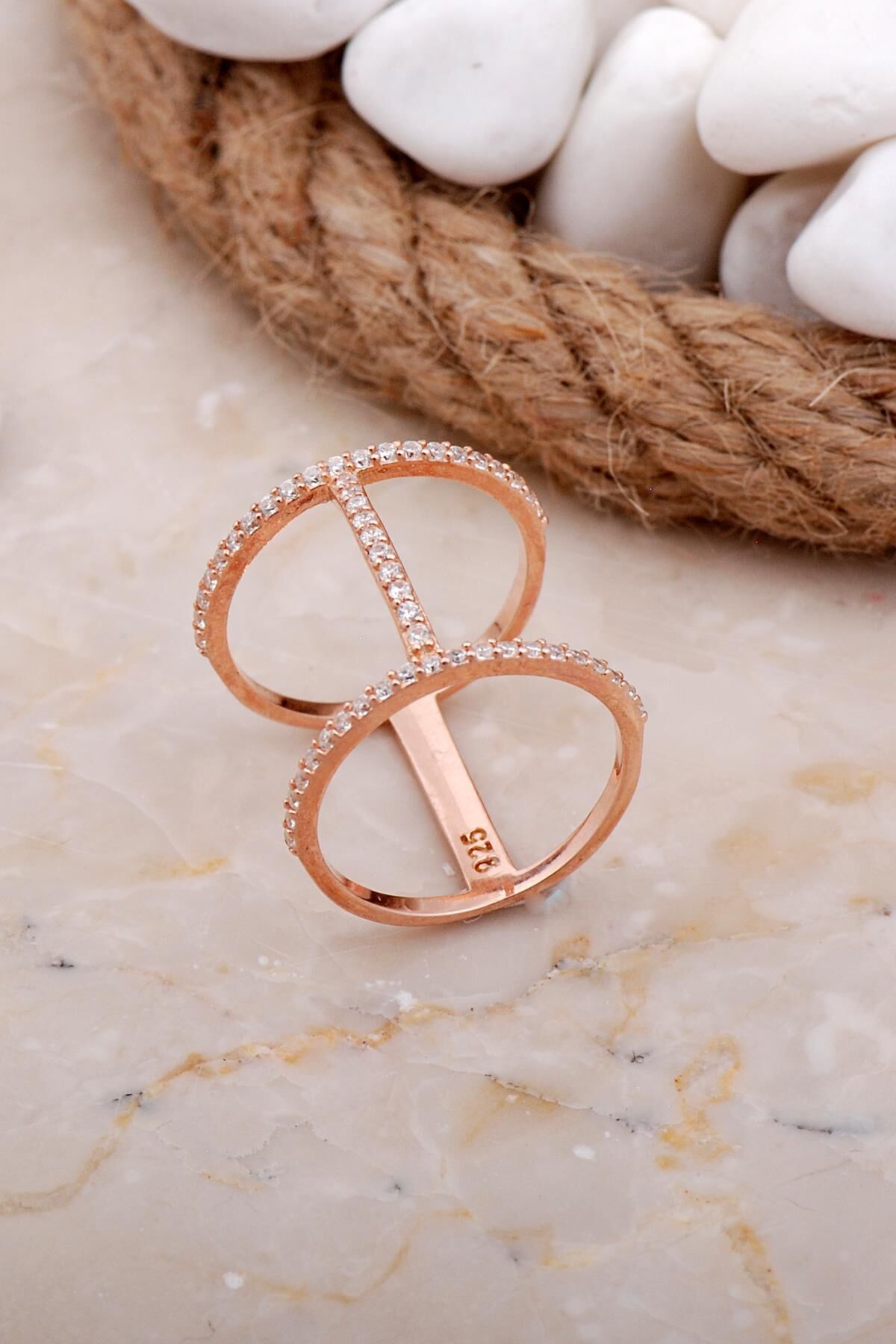 Zirkon Taşlı Tasarım Uzun Rose Gümüş Yüzük 3600