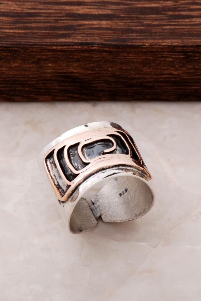 ÇEKİÇ DÖVME EL YAPIMI GÜMÜŞ YÜZÜK 488