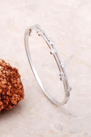 Sıra Taşlı Rodyumlu Gümüş Bilezik 3695