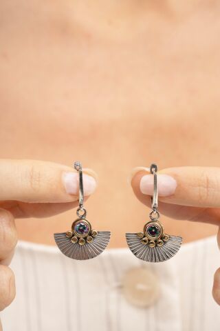 Mistik Topaz Taşlı Yelpaze Çekiç Dövme Tasarım Elişi Gümüş Küpe 7198